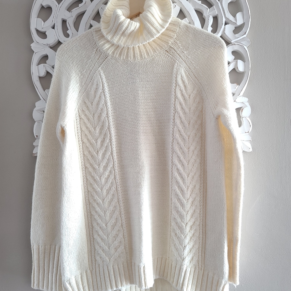 Turtle neck sweater